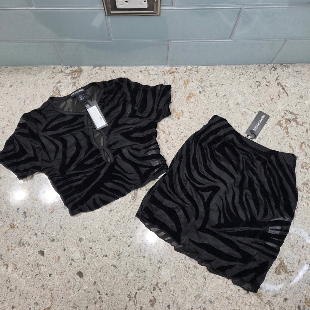 NWT PrettyLittleThing Black Zebra Velvet Burnout Meshk‎ Set Crop Top Skirt 0